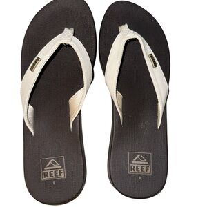Reef Black and Cream Sandals size 9